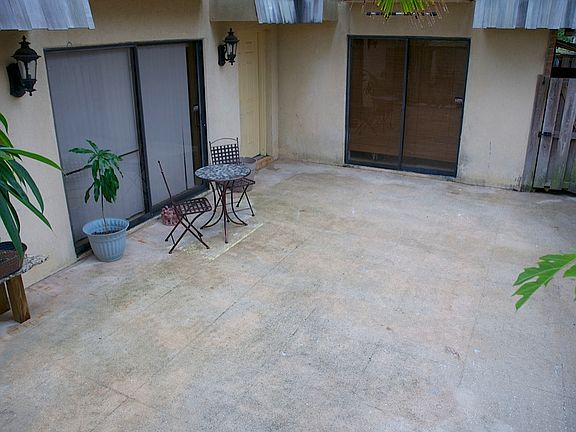 5th image of 5272 Willow Ct #517