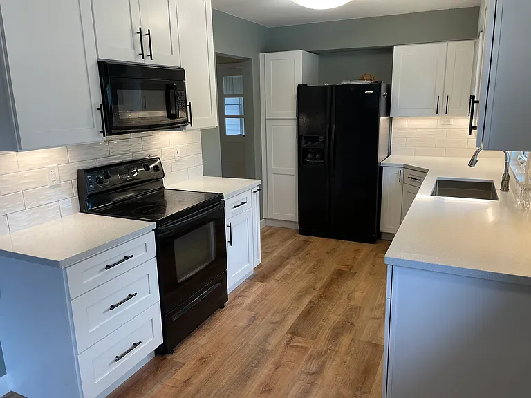 1704 Pixley Ave — Photo 4