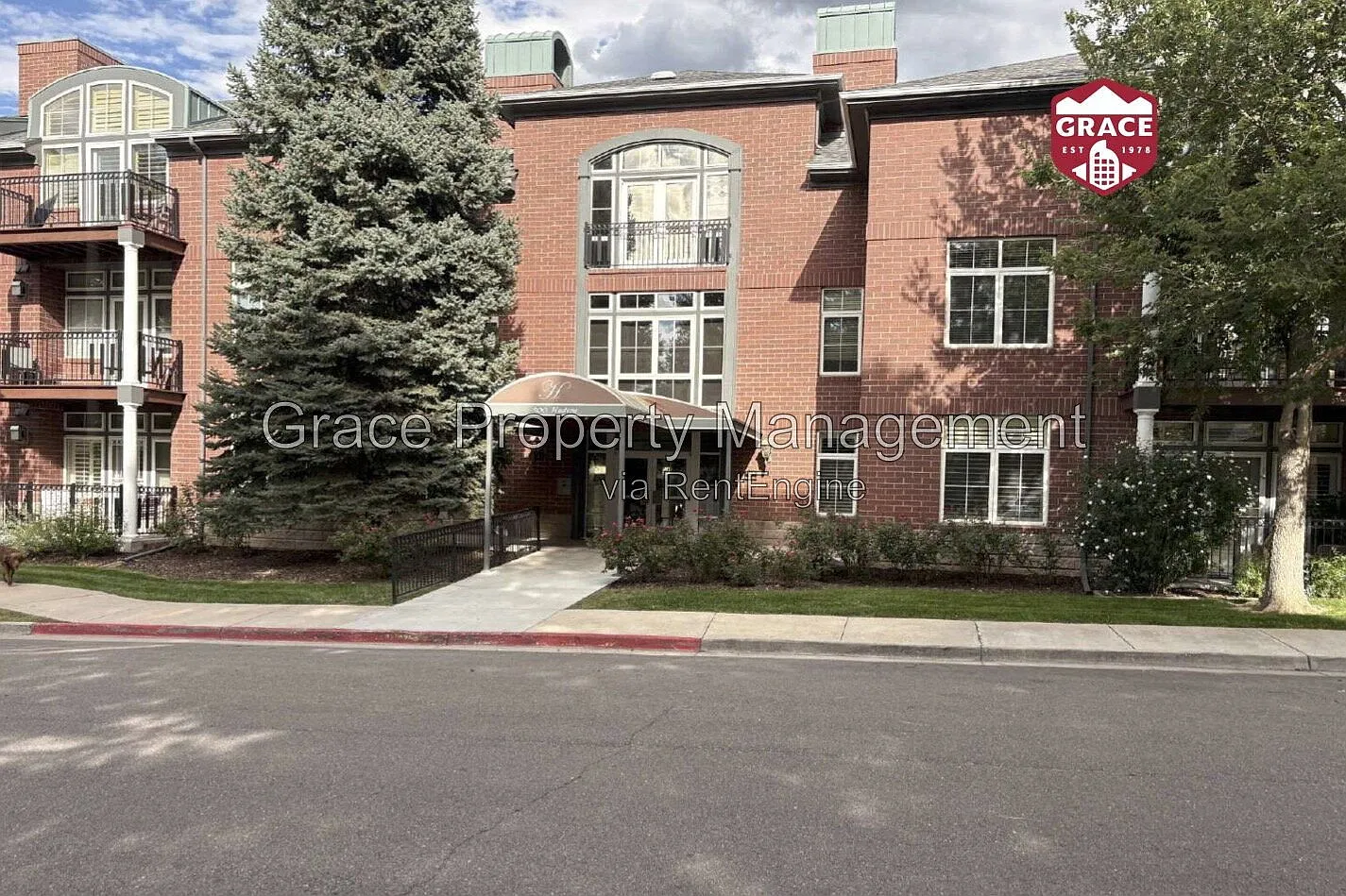 2 bed, 2.0 bath, 1429 sqft, $2,425 — Photo 1