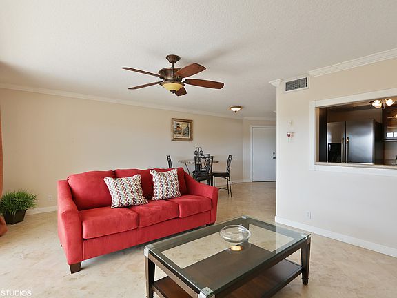 5th image of 124 Shore Ct APT 304