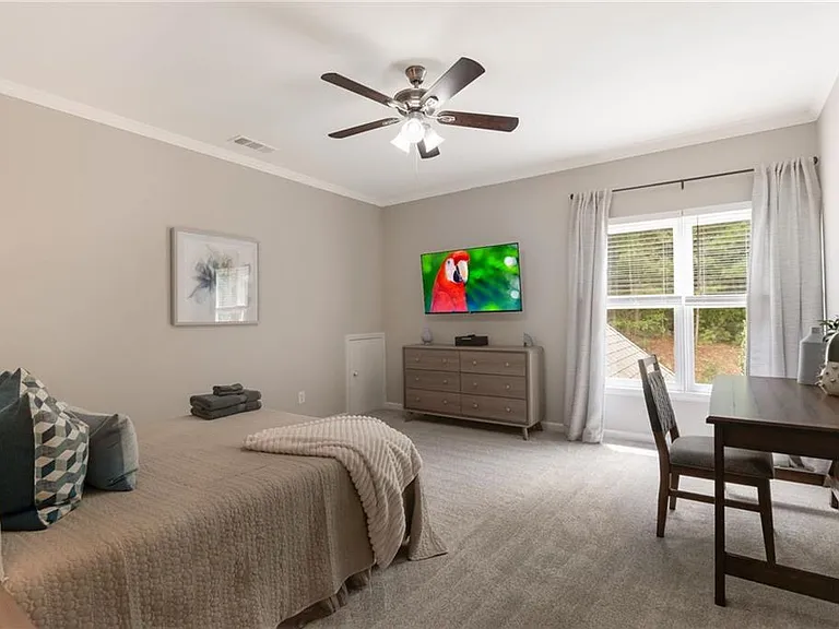 100 Hardwood Ln — Photo 25