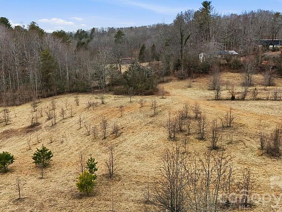 5th image of 2630 Bluebird Ln