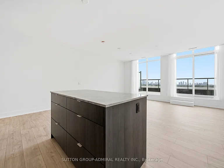 858 Dupont St #Penthouse 43 — Photo 7