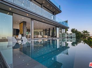 2304 Donella Cir, Los Angeles, CA 90077