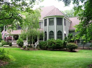 2 Dark Hollow Ln, Pittstown, NJ 08867