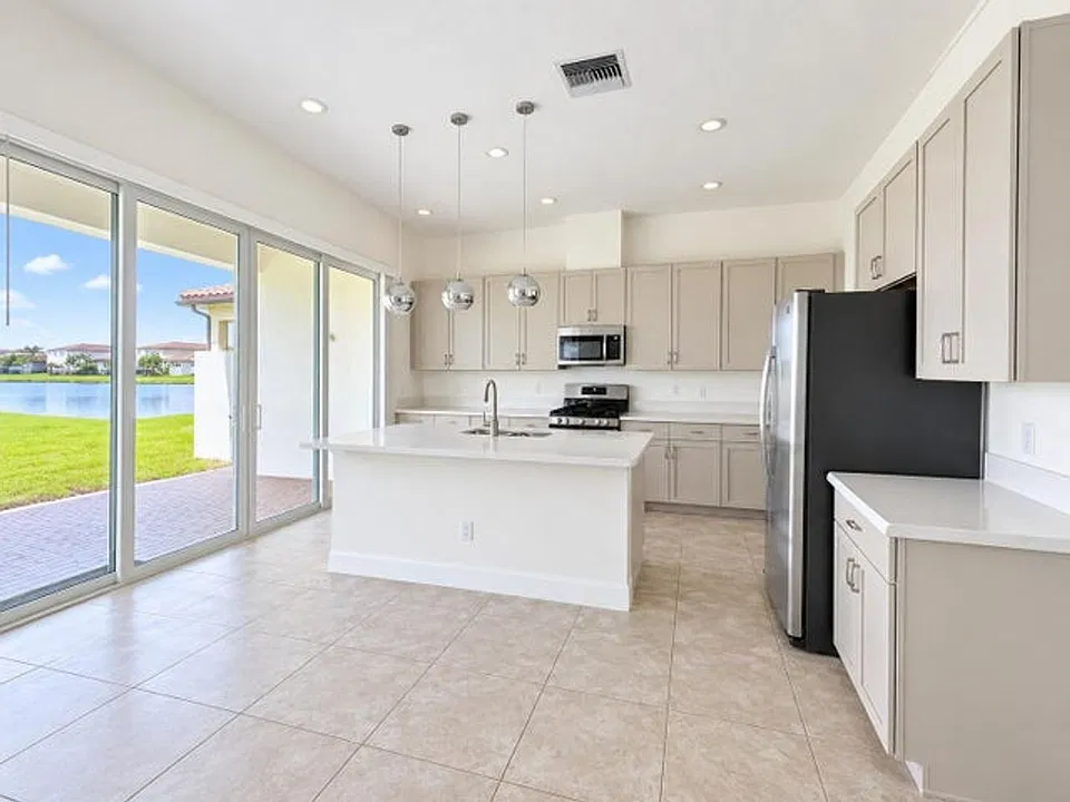 4763 Saddle Ranch Rd