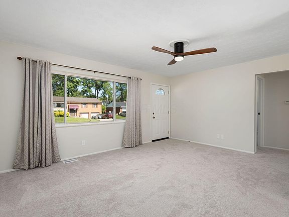 5th image of 5467 Roche Dr