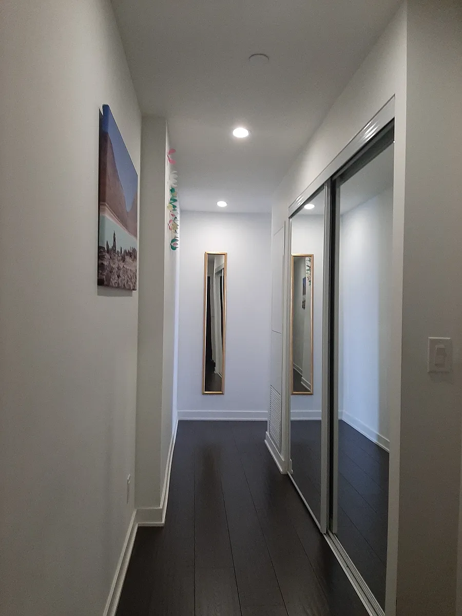 Building Photo - 170 Sumach St #1209