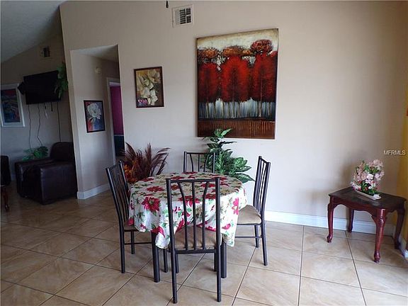 5th image of 210 Larkspur Ct