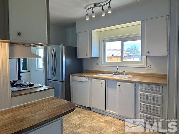 3rd image of 5040 Arapaho Ct