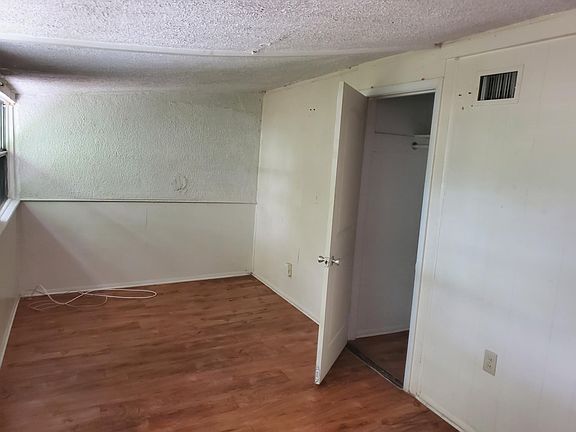 5th image of 3722 Tifton St N
