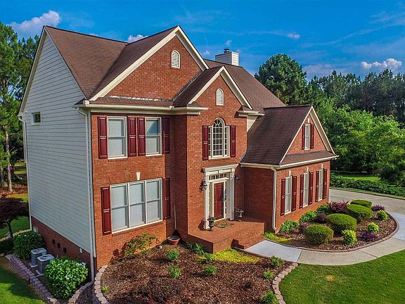 2nd image of 105 Hidden Lake Dr