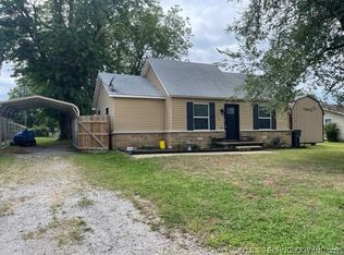 910 N 12th St, Collinsville, OK 74021