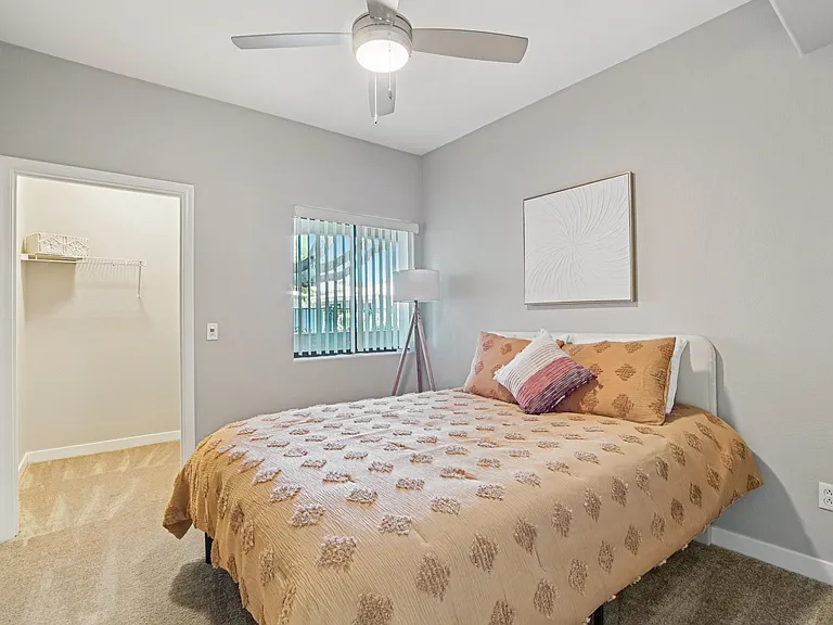The Cove Apartments — Photo 31