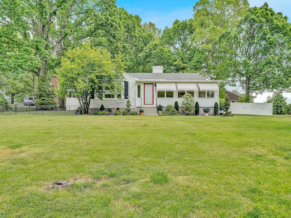 3337 Woodland Dr, Roanoke, VA 24015