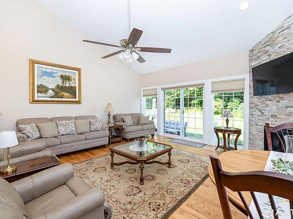 5th image of 197 Oak Meadow Lane #197