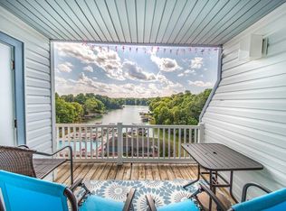 1089 Bluewater Dr, Moneta, VA 24121