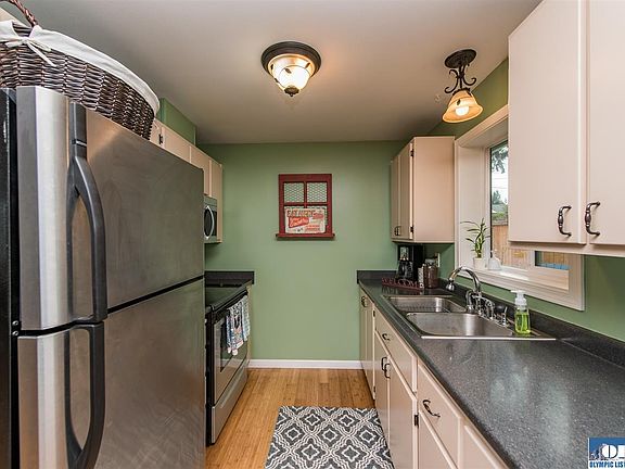 3rd image of 126 W Forest Ave