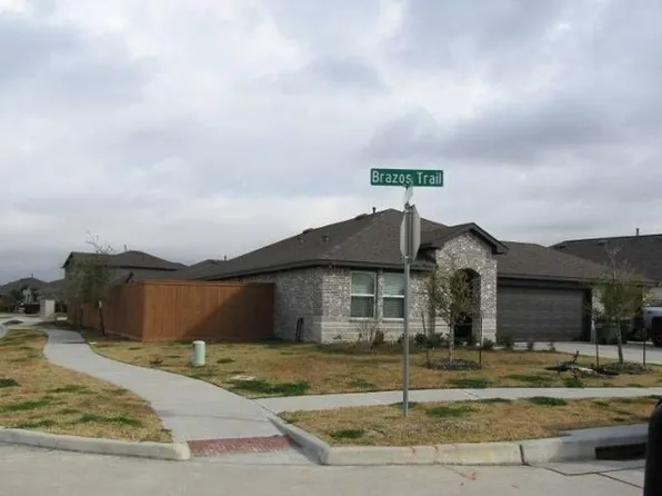 901 Brazos Trl, Dayton, TX 77535