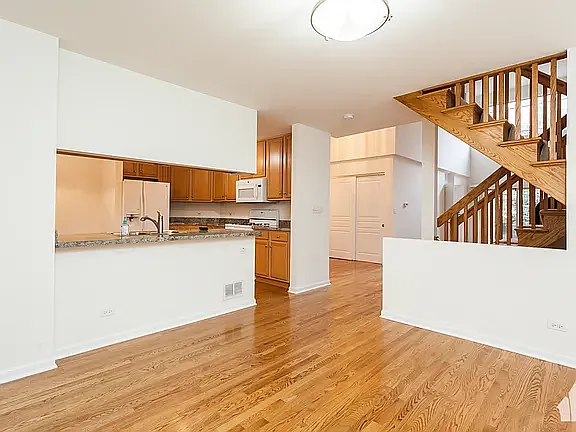 1451 N Milwaukee Ave — Photo 9