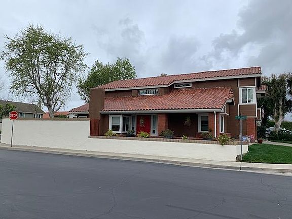 Side of property , covered entry