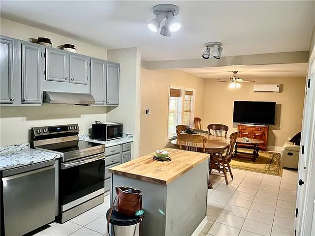 2 bed, 1.0 bath, 800 sqft, $1,600 — Photo 4