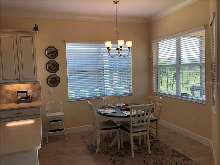 416 Castle Pines Ln — Photo 3