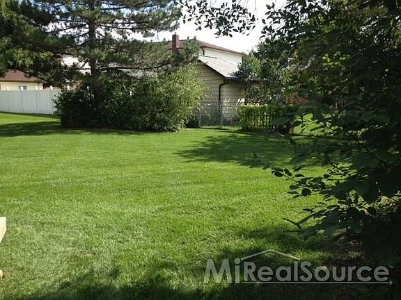 4th image of 14158 Lakeshore Dr