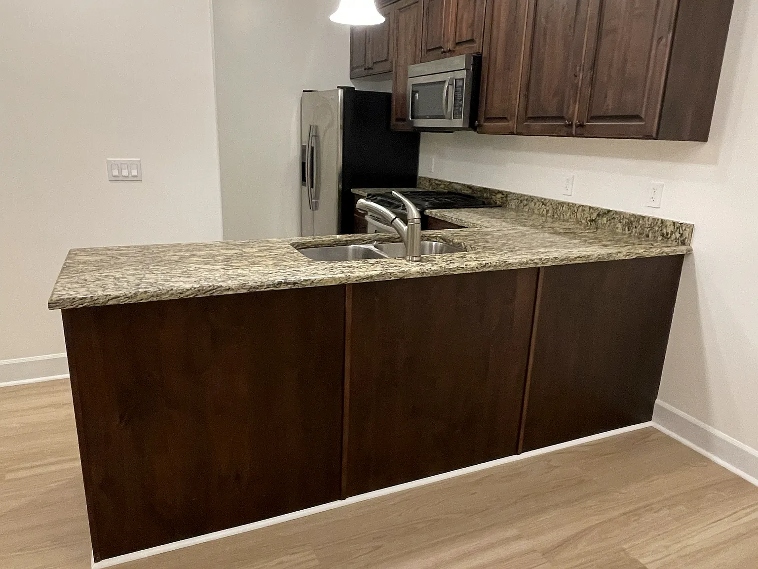2 bed, 1083 sqft, $2,150 — Photo 4