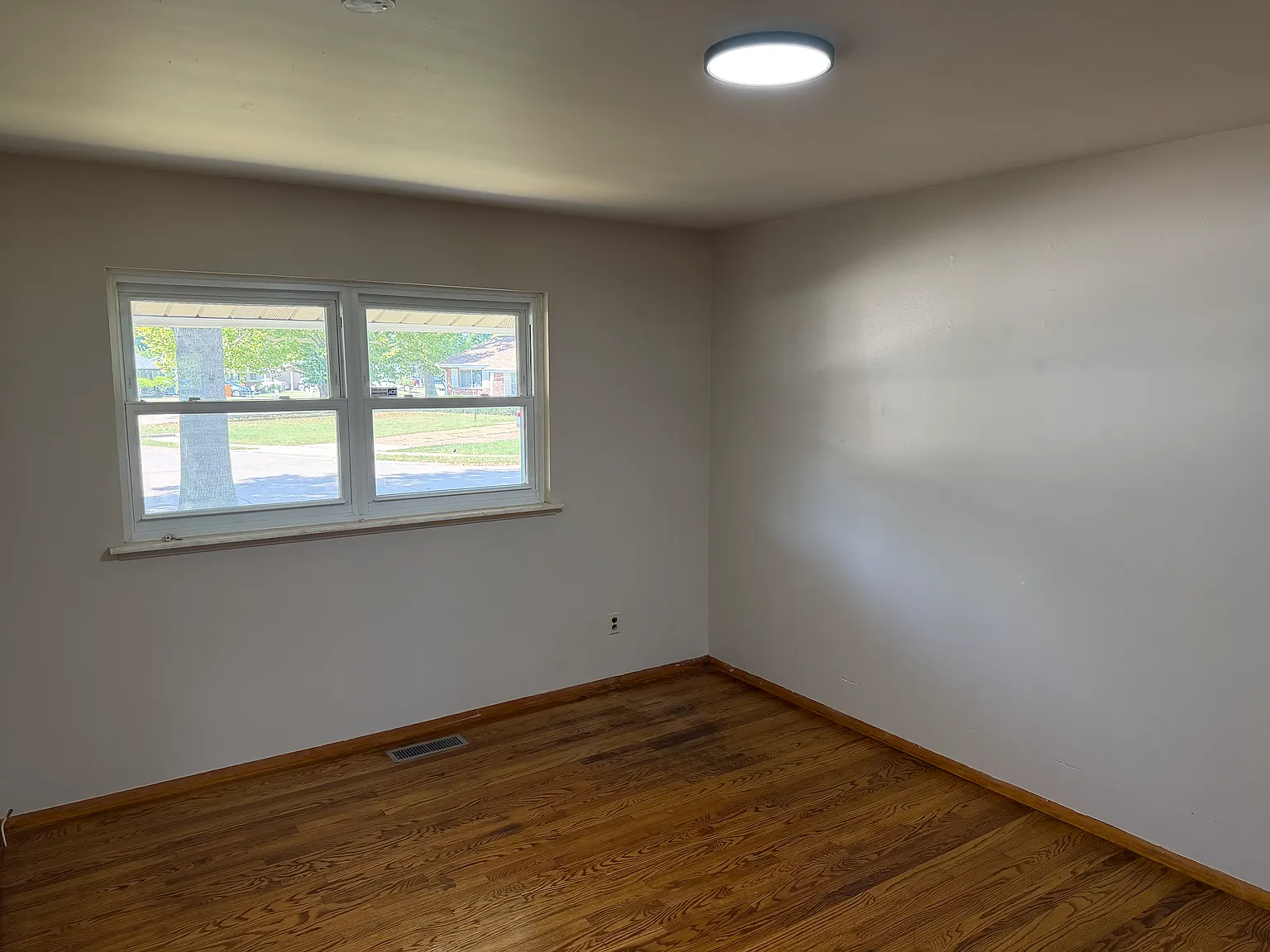 2 bed, 960 sqft, $1,750 — Photo 2