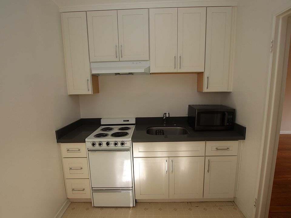 1st image of 1665 Chestnut St APT 307