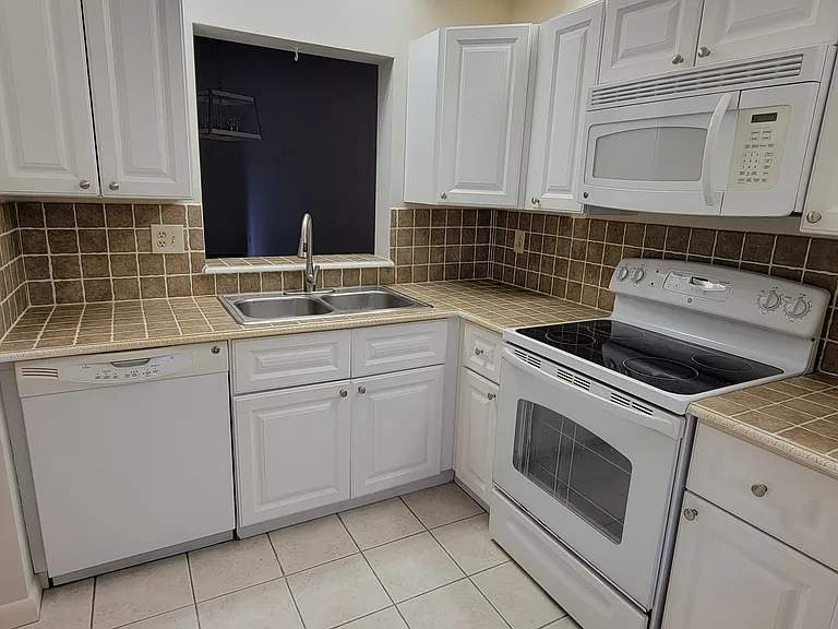 3041 SE Aster Ln #505 — Photo 4