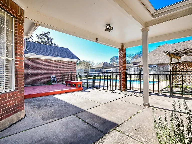 1502 Emerald Springs Ct — Photo 41