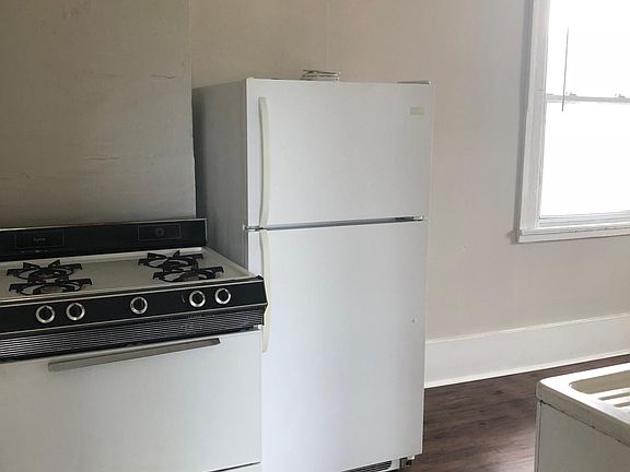 2nd image of 1124 Elmwood Ave