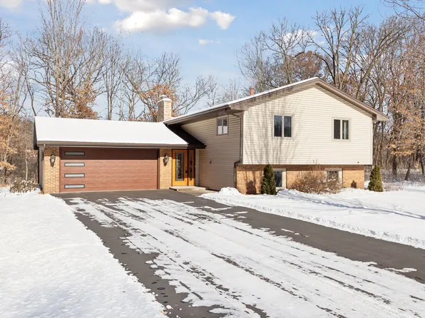 115 Puma Ln, Mahtomedi, MN 55115