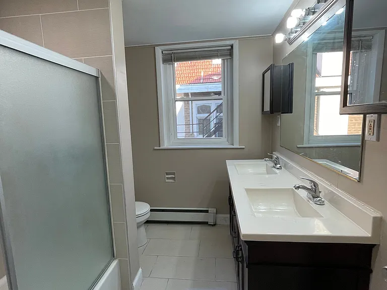 1610 W Walnut St #2 — Photo 11
