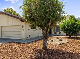 6586 Meadowridge Dr, Santa Rosa, CA 95409