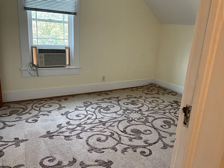 712 1/2 N Park St #1/2 — Photo 14