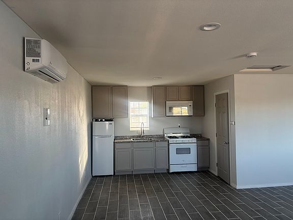 5th image of 72585 Larrea Ave #B