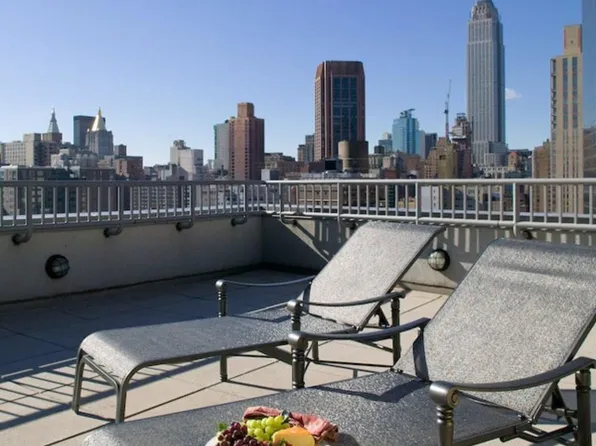 308 East 38th Street 7F image 11 of 11