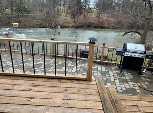 8341 Metropolitan Blvd, Olmsted Falls, OH 44138
