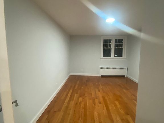 2nd image of 1244 Waring Ave Floor 1
