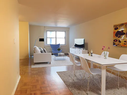 Rented by Metropolitan Equities | media 8