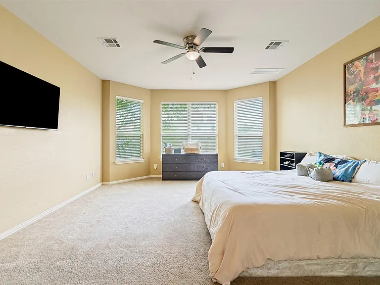 1002 Wallin Farms Cv — Photo 11