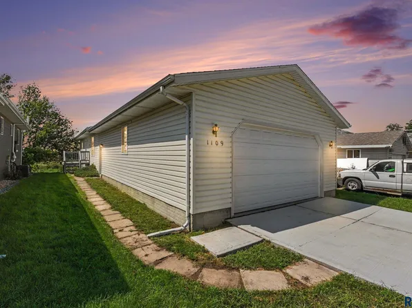1109 N Haley Ave, Sioux Falls, SD 57104