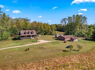 3189 N Lake Pleasant Rd, Hillsdale, MI 49242