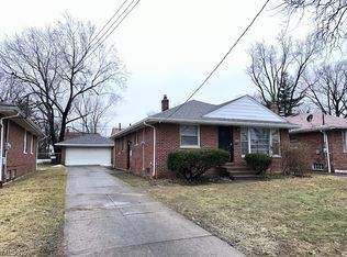 19120 Sunset Dr, Warrensville Heights, OH