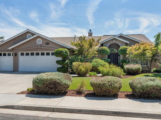 2232 Howard St, Kingsburg, CA 93631