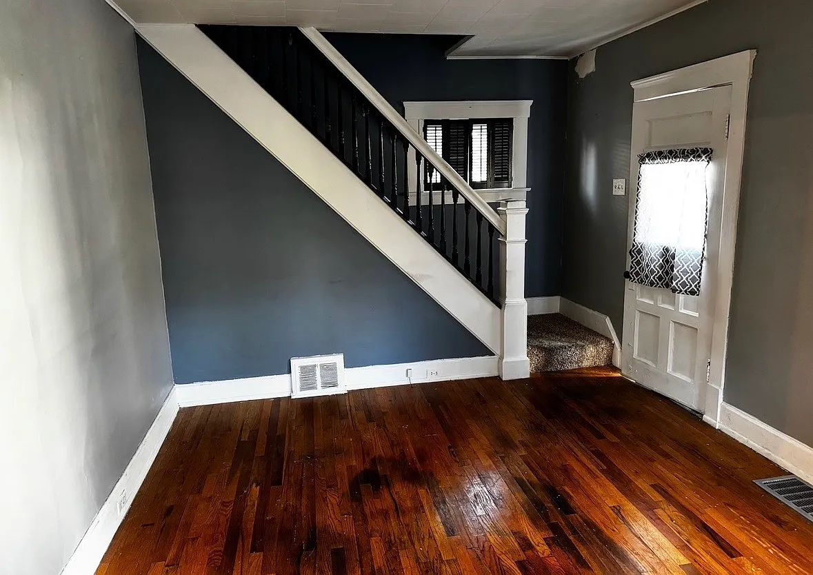Lincoln Ct, Elyria — Photo 2