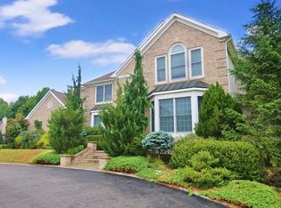 108 Blue Jay Ct, Manalapan, NJ 07726